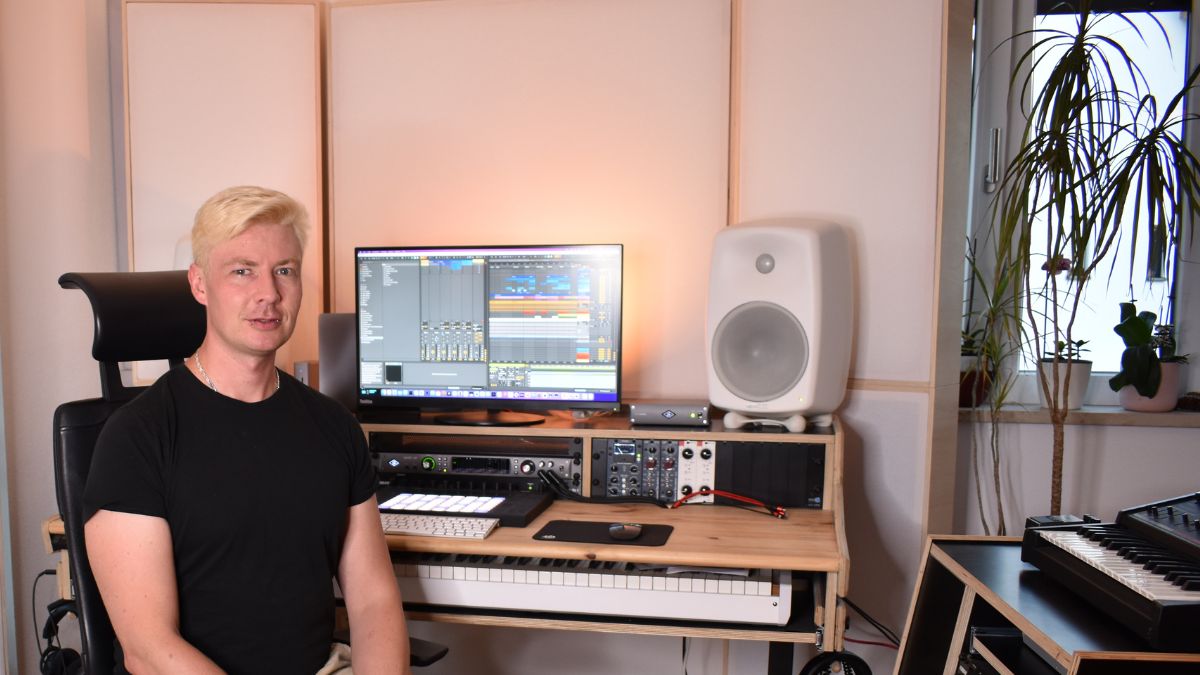 SoundGym Hero: Martin Lechner in his music production studio